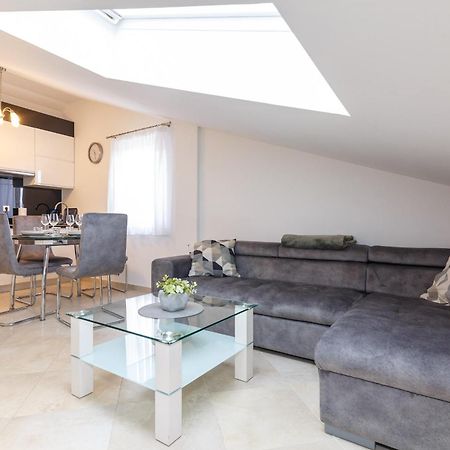 Apartmani Simi - The Wave Crikvenica Zewnętrze zdjęcie